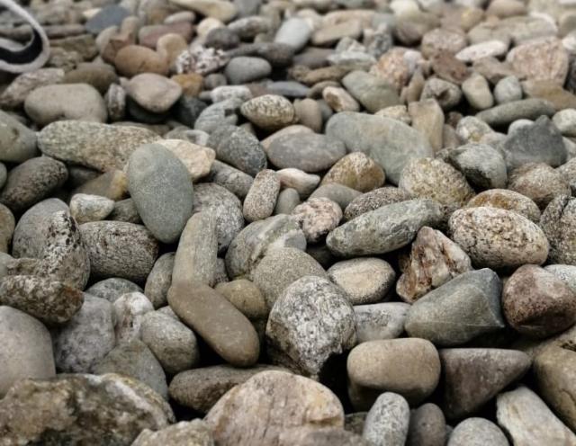 Галька речная пестрая (20-40 мм.)  купить в Петрозаводске от производителя, без посредников