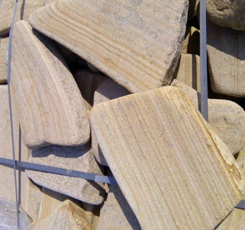 Kamenclub.ru: Песчаник пластушка галтованный желтый с рисунком (3 см)  купить в Петрозаводске плитняк - пластушка желтый песчаник 21000 руб/м3   фото КАМЕНЬ КЛУБ