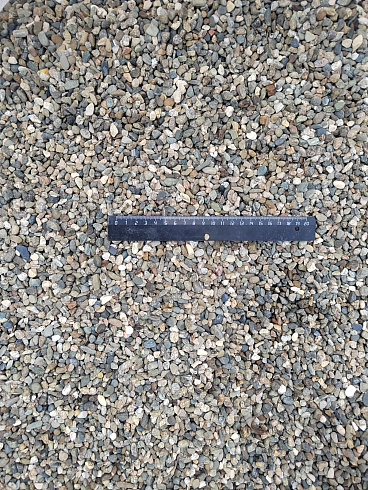 Kamenclub.ru: Галька речная окат (серая) фр.5-10 мм купить  в Петрозаводске галька речная серая, серый, темно-серый, светло-серый, коричневый речная окатанная галька декоративная ландшатфная 5000 руб/т   фото КАМЕНЬ КЛУБ