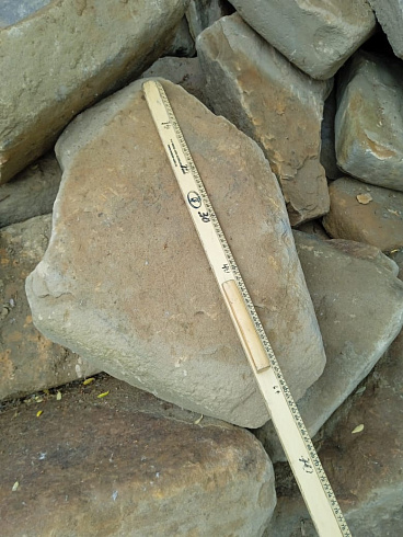 Kamenclub.ru: Песчаник для мощения дорожек, площадок, парковок ( фр 5-10 см)  купить в Петрозаводске песчаник  серый желтый коричневый рыжий песчаник оголтованный окатанный 6500 руб/т   фото КАМЕНЬ КЛУБ