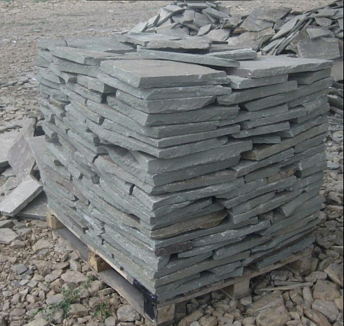 Kamenclub.ru: Песчаник пластушка серо-зеленый (1,5 см)  купить в Петрозаводске плитняк - пластушка серо-зеленый, серый, зеленый пластушка рваная ландшафтная колотая 10200 руб/м3   фото КАМЕНЬ КЛУБ