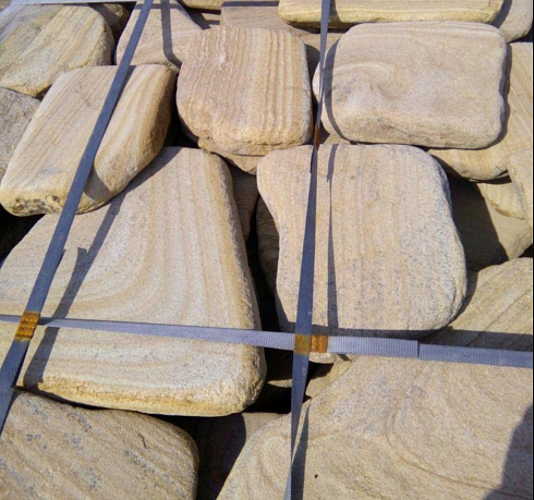 Kamenclub.ru: Песчаник пластушка галтованный желтый с рисунком (3 см)  купить в Петрозаводске плитняк - пластушка желтый песчаник 21000 руб/м3   фото КАМЕНЬ КЛУБ