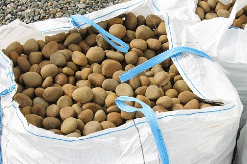 Kamenclub.ru: Песчаник ядра, фр. 100-300 мм  купить в Петрозаводске песчаник бежевый серый рыжий речная галька 5 000 руб/т   фото КАМЕНЬ КЛУБ