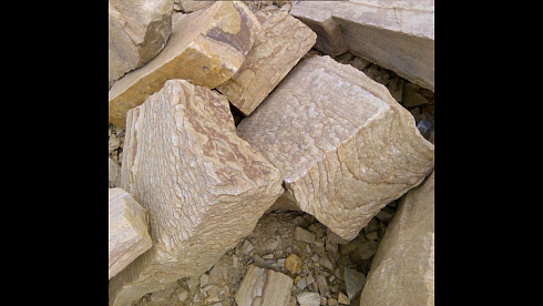 Kamenclub.ru: Песчаник пластушка желтый с рисунком (4-6 см)  купить в Петрозаводске плитняк пластушка желтый с рисунком песчаник 9 000 руб/м3   фото КАМЕНЬ КЛУБ