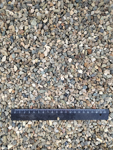 Kamenclub.ru: Галька речная окат (серая) фр.5-10 мм купить  в Петрозаводске галька речная серая, серый, темно-серый, светло-серый, коричневый речная окатанная галька декоративная ландшатфная 5000 руб/т   фото КАМЕНЬ КЛУБ