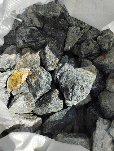 фото Галтованный жадеит (фр. 70-100 мм)  купить в Петрозаводске в интернет-портале КАМЕНЬ КЛУБ