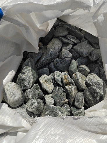 фото Галтованный жадеит (фр. 70-100 мм)  купить в Петрозаводске в интернет-портале КАМЕНЬ КЛУБ