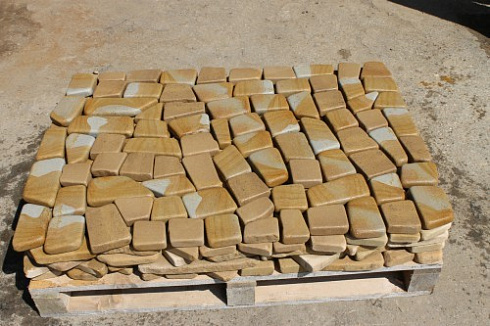 Kamenclub.ru: Песчаник брусчатка (Готика) art PSG-L-01  купить в Петрозаводске    2300 руб/кв.м   фото КАМЕНЬ КЛУБ