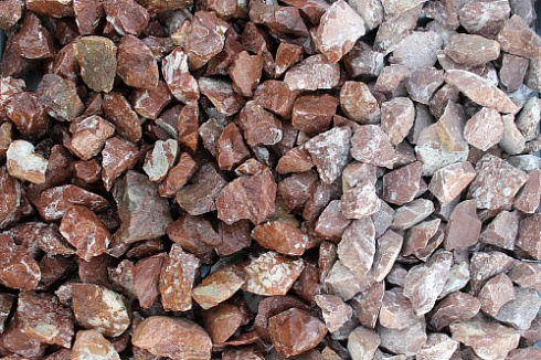 Kamenclub.ru: Мраморная крошка (щебень крошка розовый) фр. 20-40 мм.  купить в Петрозаводске мрамор розовый, красный мраморная крошка декоративная 11000 руб/т   фото КАМЕНЬ КЛУБ