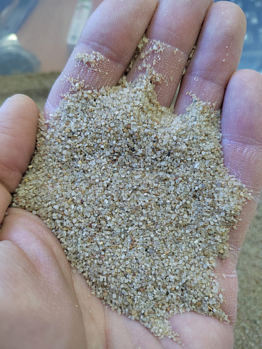 Кварцевый песок для площадок фр. 0,3 - 1 мм.  купить в Петрозаводске фото Камень Клуб