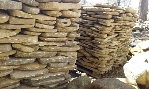 Kamenclub.ru: Песчаник колотый для облицовки (фр. 2-3 см)  купить в Петрозаводске песчаник бежевый серый рыжий песчаник строительный 5000 руб/т   фото КАМЕНЬ КЛУБ