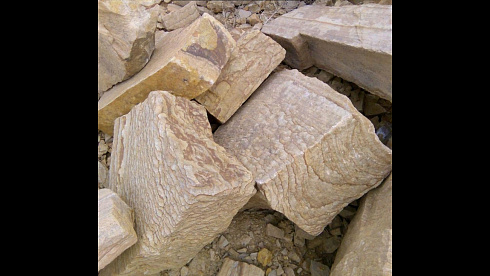 Kamenclub.ru: Песчаник пластушка желтый с рисунком (4-6 см)  купить в Петрозаводске плитняк пластушка желтый с рисунком песчаник 9 000 руб/м3   фото КАМЕНЬ КЛУБ