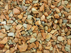 Kamenclub.ru: Щебень крошка желтый (ЗЛАТОЛИТ) фр. 3-5 мм.  купить в Петрозаводске златолит золотистый, бежевый, желтый мрамор 12 000 руб/т   фото КАМЕНЬ КЛУБ