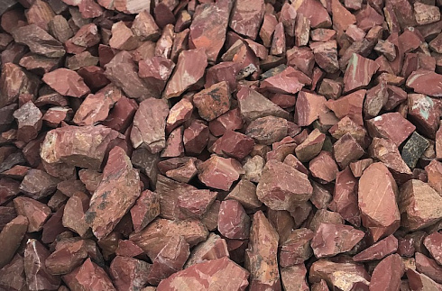 Kamenclub.ru: Щебень крошка красный (ЯШМА) фр. 10-20 мм.  купить в Петрозаводске яшма красный, бордовый, оранжевый, рыжий декоративный каменный ландшафтный щебень колотый 9000 руб/т   фото КАМЕНЬ КЛУБ