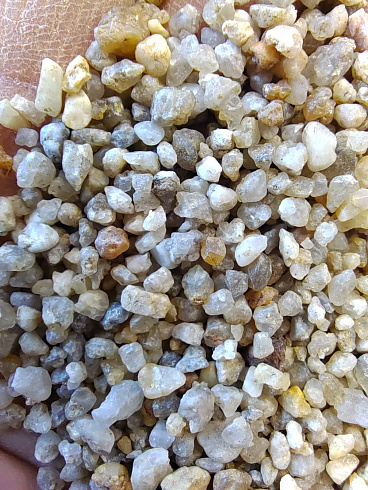 Кварцевый песок сухой фракцинированный фр. 1,6-4 мм.  купить в Петрозаводске фото Камень Клуб