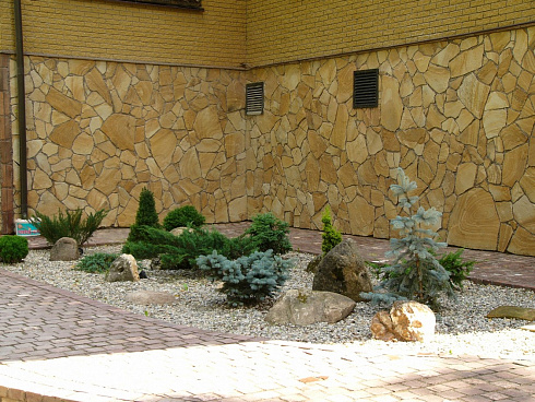 Kamenclub.ru: Песчаник пластушка желтый с разводом под дерево (2 см)  купить в Петрозаводске плитняк желтый с разводами, желтый, рыжий, серый песчаник пластушка рваная ландшафтная 11 000 руб/м3   фото КАМЕНЬ КЛУБ