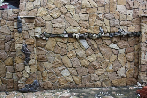 Kamenclub.ru: Песчаник колотый для облицовки (фр. 2-3 см)  купить в Петрозаводске песчаник бежевый серый рыжий песчаник строительный 5000 руб/т   фото КАМЕНЬ КЛУБ