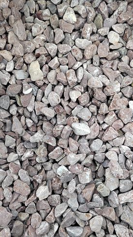 Kamenclub.ru: Мраморная крошка (щебень галтованный розовый) фр.20-40 мм.  купить в Петрозаводске мрамор розовый, красный оголтованный округлый щебень  15000 руб/т   фото КАМЕНЬ КЛУБ