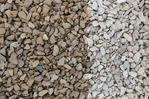 Kamenclub.ru: Щебень крошка желтый (песчаник) фр. 10-20 мм.  купить в Петрозаводске песчаник бежевый, серый, рыжий декоративный ландшафтный щебень колотый 9500 руб/т   фото КАМЕНЬ КЛУБ