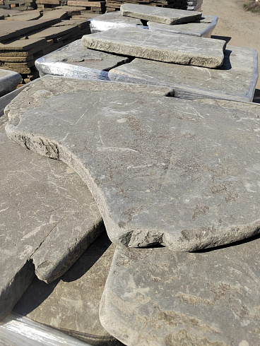 Kamenclub.ru: Песчаник галтованный для облицовки (фр. 2-5 см)  купить в Петрозаводске песчник рыжий желтый серый песчаник окатанный речной 6 000 руб/т   фото КАМЕНЬ КЛУБ