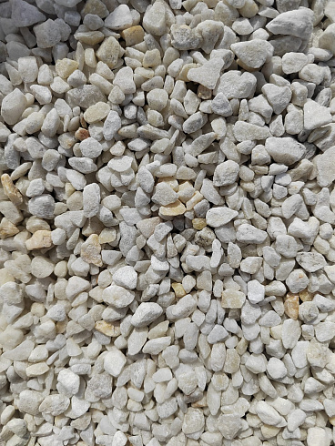 Kamenclub.ru: Мраморная крошка, щебень, цвет-белый, фр. 5-10 мм.  купить в Петрозаводске мрамор белый, айвори, молочный мраморная каменная крошка ландшафтная 12000 руб/т   фото КАМЕНЬ КЛУБ