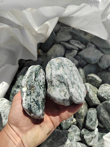 фото Галтованный жадеит (фр. 70-100 мм)  купить в Петрозаводске в интернет-портале КАМЕНЬ КЛУБ