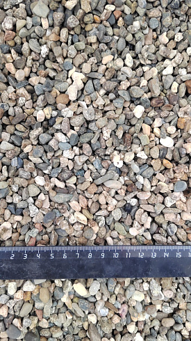 Kamenclub.ru: Галька речная окат (серая) фр.5-10 мм купить  в Петрозаводске галька речная серая, серый, темно-серый, светло-серый, коричневый речная окатанная галька декоративная ландшатфная 5000 руб/т   фото КАМЕНЬ КЛУБ