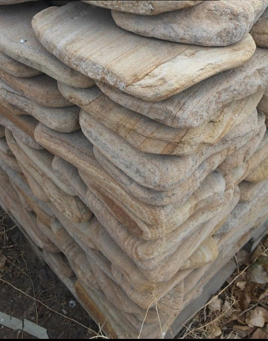 Kamenclub.ru: Песчаник пластушка галтованный желтый с рисунком (3 см)  купить в Петрозаводске плитняк - пластушка желтый песчаник 21000 руб/м3   фото КАМЕНЬ КЛУБ