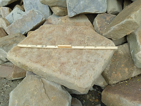 Kamenclub.ru: Песчаник для мощения дорожек, площадок, парковок ( фр 5-10 см)  купить в Петрозаводске песчаник  серый желтый коричневый рыжий песчаник оголтованный окатанный 6500 руб/т   фото КАМЕНЬ КЛУБ