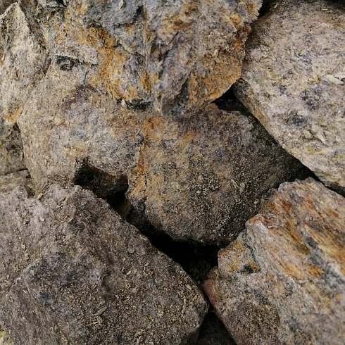 фото Змеевик салатовый  (фр. 70-100 мм)  купить в Петрозаводске в интернет-портале КАМЕНЬ КЛУБ