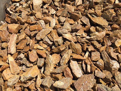 Kamenclub.ru: Щебень крошка желтый (ЗЛАТОЛИТ) фр. 3-5 мм.  купить в Петрозаводске златолит золотистый, бежевый, желтый мрамор 12 000 руб/т   фото КАМЕНЬ КЛУБ