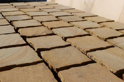 Kamenclub.ru: Песчаник брусчатка (Прага) art PSG-10-07  купить в Петрозаводске    2600 руб/кв.м   фото КАМЕНЬ КЛУБ