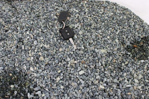 Kamenclub.ru: Щебень крошка зеленый (змеевик) фр. 5-10 мм  купить в Петрозаводске змеевик зеленый, салатовый ландшафтный декоративный щебень крошка 7 200 руб/т   фото КАМЕНЬ КЛУБ