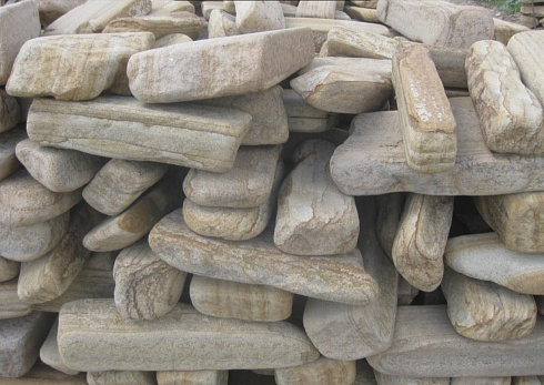 Kamenclub.ru: Песчаник пластушка галтованный желтый с рисунком (3 см)  купить в Петрозаводске плитняк - пластушка желтый песчаник 21000 руб/м3   фото КАМЕНЬ КЛУБ