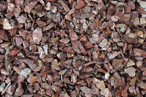 Kamenclub.ru: Мраморная крошка (щебень крошка розовый) фр. 3-5 мм.  купить в Петрозаводске мрамор розовый, красный декоративная ландшафтная мраморная крошка 11500 руб/т   фото КАМЕНЬ КЛУБ