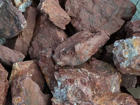 Kamenclub.ru: Щебень крошка красный (ЯШМА) фр. 10-20 мм.  купить в Петрозаводске яшма красный, бордовый, оранжевый, рыжий декоративный каменный ландшафтный щебень колотый 9000 руб/т   фото КАМЕНЬ КЛУБ