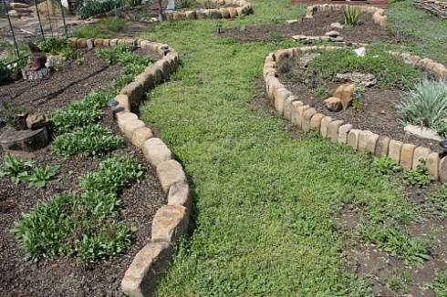 Kamenclub.ru: Песчаник для строительства и кладки блочный (фр 100-200 мм)  купить в Петрозаводске песчаник бежевый серый рыжий валун мелкий для строительства песчаник 6500 руб/т   фото КАМЕНЬ КЛУБ