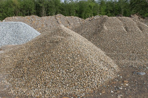 Kamenclub.ru: Галька окат (серо-желтая) фр.10-20 мм. купить  в Петрозаводске галька серо-желтая, рыжая, серый речная окатанная округлая галька 5000 руб/т   фото КАМЕНЬ КЛУБ