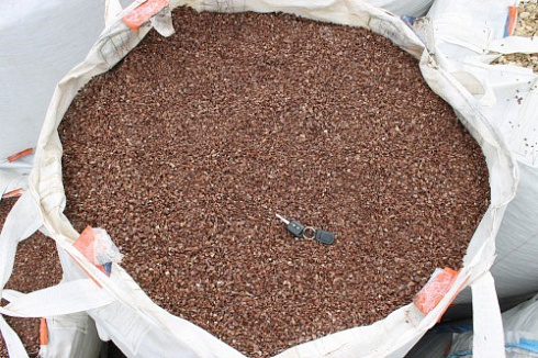 Kamenclub.ru: Мраморная крошка (щебень крошка розовый) фр. 5-10 мм.  купить в Петрозаводске мрамор розовый, красный щебень колотый ландшафтный декоративный  11000 руб/т   фото КАМЕНЬ КЛУБ