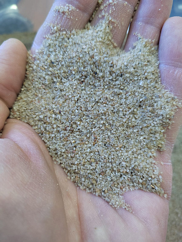 Кварцевый песок для площадок фр. 0,3 - 1 мм.  купить в Петрозаводске фото Камень Клуб