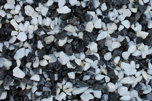 Kamenclub.ru: Мраморная крошка (щебень крошка микс: белый-зеленый-розовый) фр. 3-5 мм.  купить в Петрозаводске мрамор белый, зеленый, розовый мраморная декоративная крошка каменная 12000 руб/т   фото КАМЕНЬ КЛУБ