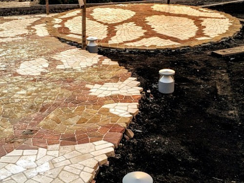 Kamenclub.ru: Песчаник брусчатка (Готика) art PSG-L-01  купить в Петрозаводске    2300 руб/кв.м   фото КАМЕНЬ КЛУБ