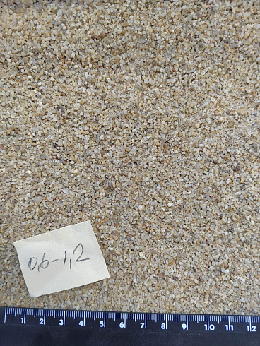 Кварцевый песок для площадок фр. 0,6-1,2 мм.  купить в Петрозаводске фото Камень Клуб