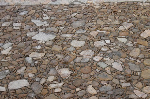 Kamenclub.ru: Песчаник для мощения дорожек, площадок, парковок ( фр 5-10 см)  купить в Петрозаводске песчаник  серый желтый коричневый рыжий песчаник оголтованный окатанный 6500 руб/т   фото КАМЕНЬ КЛУБ