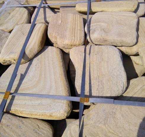 Kamenclub.ru: Песчаник пластушка галтованный желтый с рисунком (3 см)  купить в Петрозаводске плитняк - пластушка желтый песчаник 21000 руб/м3   фото КАМЕНЬ КЛУБ