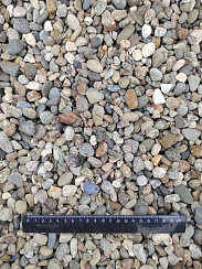 Kamenclub.ru: Галька речная окат (серая) фр.10-20 мм купить  в Петрозаводске галька речная серая, серый, темно-серый, светло-серый, коричневый ландшафтная декоративная речная окатанная округлая галька 5000 руб/т   фото КАМЕНЬ КЛУБ